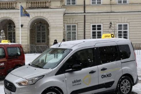 У Львові запустили інклюзивне таксі для людей, які користуються кріслами колісними