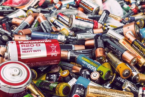 В магазинах Jysk по всей Украине появятся новые контейнеры для сбора батареек