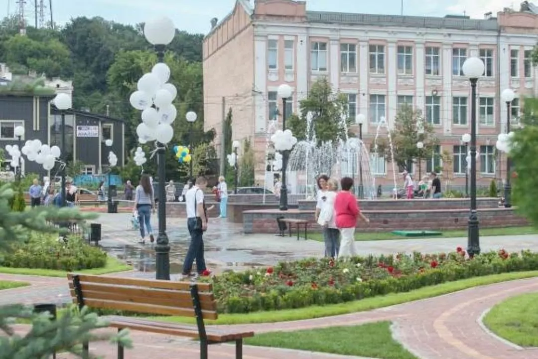 Как выглядит сквер возле &laquo;Жовтня&raquo; после ремонта