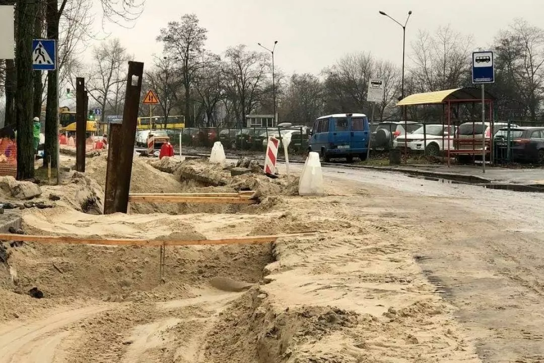 На Русанівці почали капремонт вулиці Ентузіастів. Це вперше за 40 років