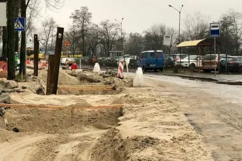 На Русанівці почали капремонт вулиці Ентузіастів. Це вперше за 40 років