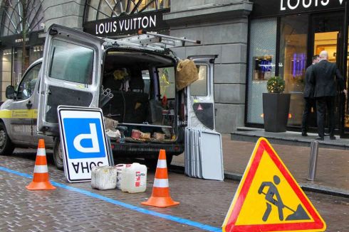 В киевском Пассаже обустраивают муниципальную парковку