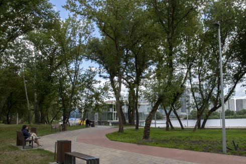 Фото. На Осокорках відкрили частину оновленого парку «Прибережний»