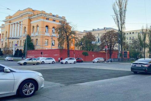 На бульваре Шевченко полностью убрали последствия ракетного обстрела: фото