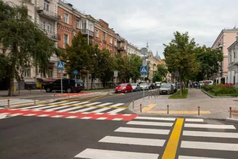 Фото. На вулиці Франка у Києві повністю завершили капремонт