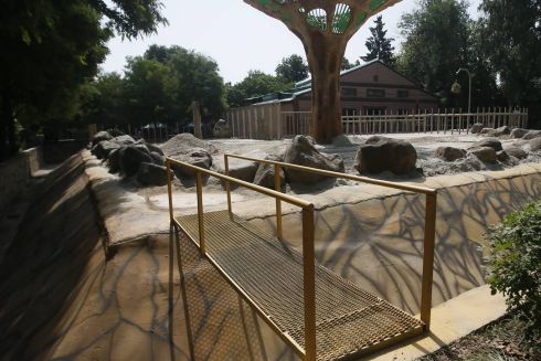 В Киевском зоопарке открыли летний вольер для слона: фото