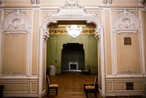 Фото. Як столичні музеї зберігають експонати під час війни