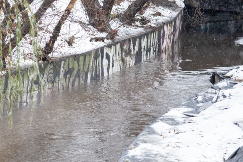 Поможет избежать подтоплений весной: в Киеве заканчивают расчищать русло реки Лыбидь