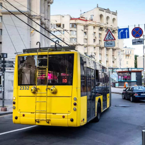 У Києві все ж таки можуть скасувати зупинку громадського транспорту під час тривог – з'явився проєкт рішення Київради