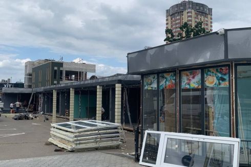 Біля “Житомирської” демонтують МАФи, які раніше називали законними: фото