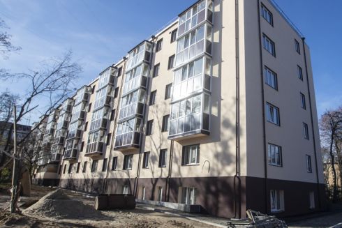 Дивіться, як відремонтували київські багатоповерхівки, пошкоджені російськими обстрілами