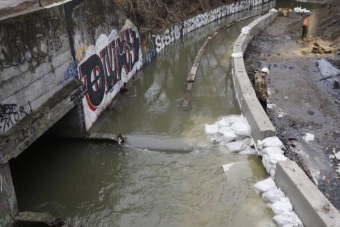 У Києві очищують річку Либідь. У 2022 році планують почати проєкт її повної реконструкції