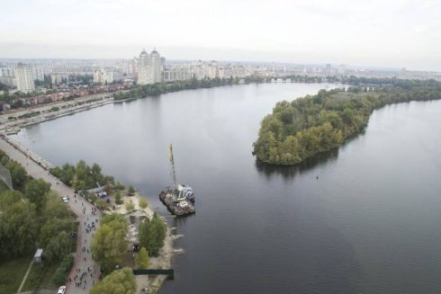 Київська прокуратура вимагає повернути у власність громади гідроспоруди на Оболонському острові
