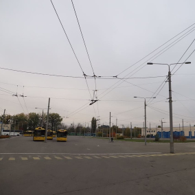 У Києві відновлюють контактну мережу, пошкоджену бойовими діями: після цього запрацює низка тролейбусних маршрутів