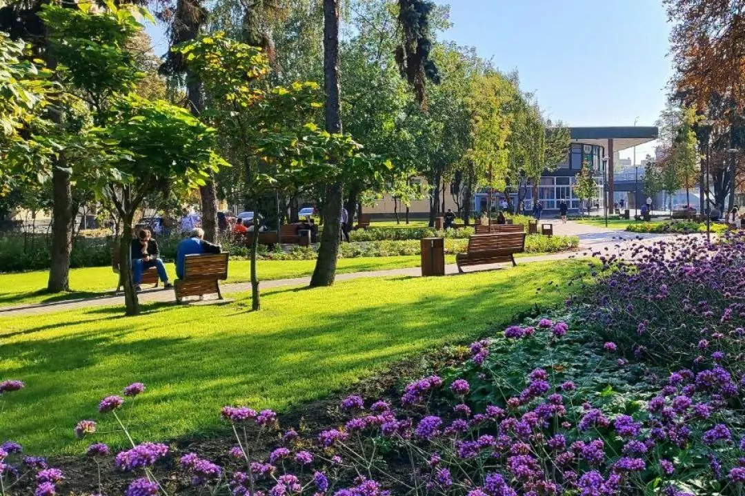 Біля станцій "Лук'янівська" та "Дорогожичі" демонтують МАФи та облаштують сквер
