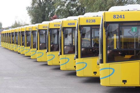 Киев получил 50 новых автобусов. Они уже курсируют по городу