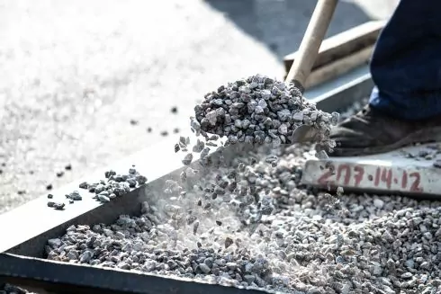 На улице Кирилловской ограничат движение трамваев из-за ремонта путей