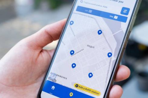 У Києві запрацював міжнародний застосунок Refill, що допоможе зменшити використання пластику