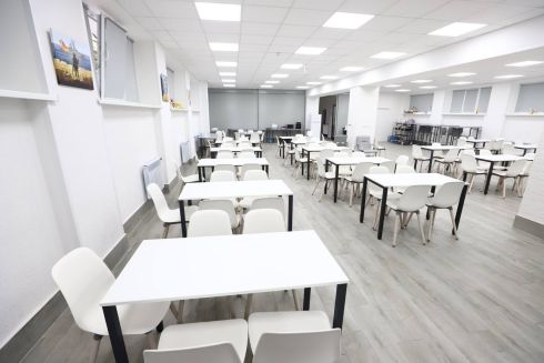 Со стиралками и столовыми: в КГГА показали первый обустроенный пункт обогрева