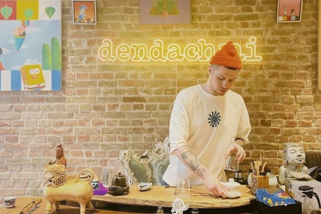 Біля "Либідської" відкрили чайну Dendachai