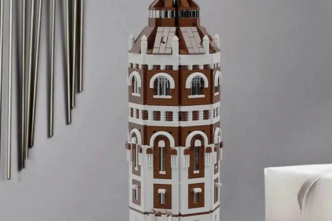 Украинский дизайнер предлагает Lego выпустить конструктор с мариупольской башней. За это можно проголосовать