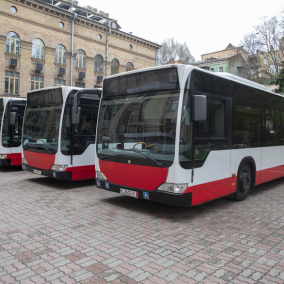 Київ отримав ще чотири автобуси Mercedes від Німеччини