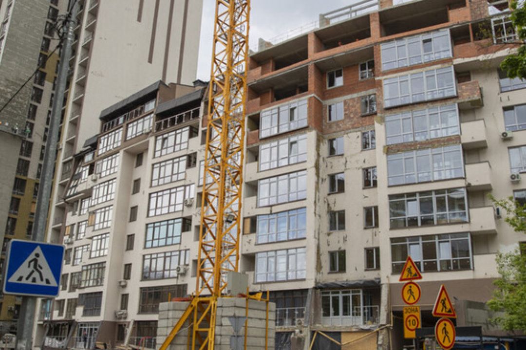 В Киеве отремонтировали еще три дома с наиболее поврежденными обстрелами