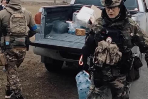 "Бумбокс" та Сергій Жадан випустили кліп, присвячений українським медикам, добровольцям та волонтерам