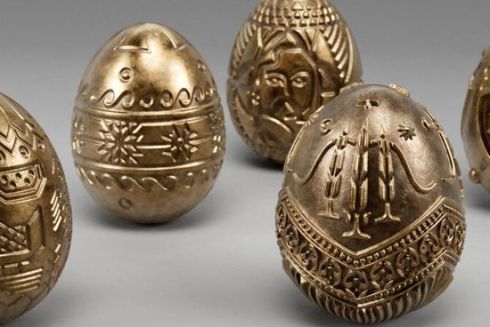 Українські митці створили великодні писанки із відстріляних гільз: фото