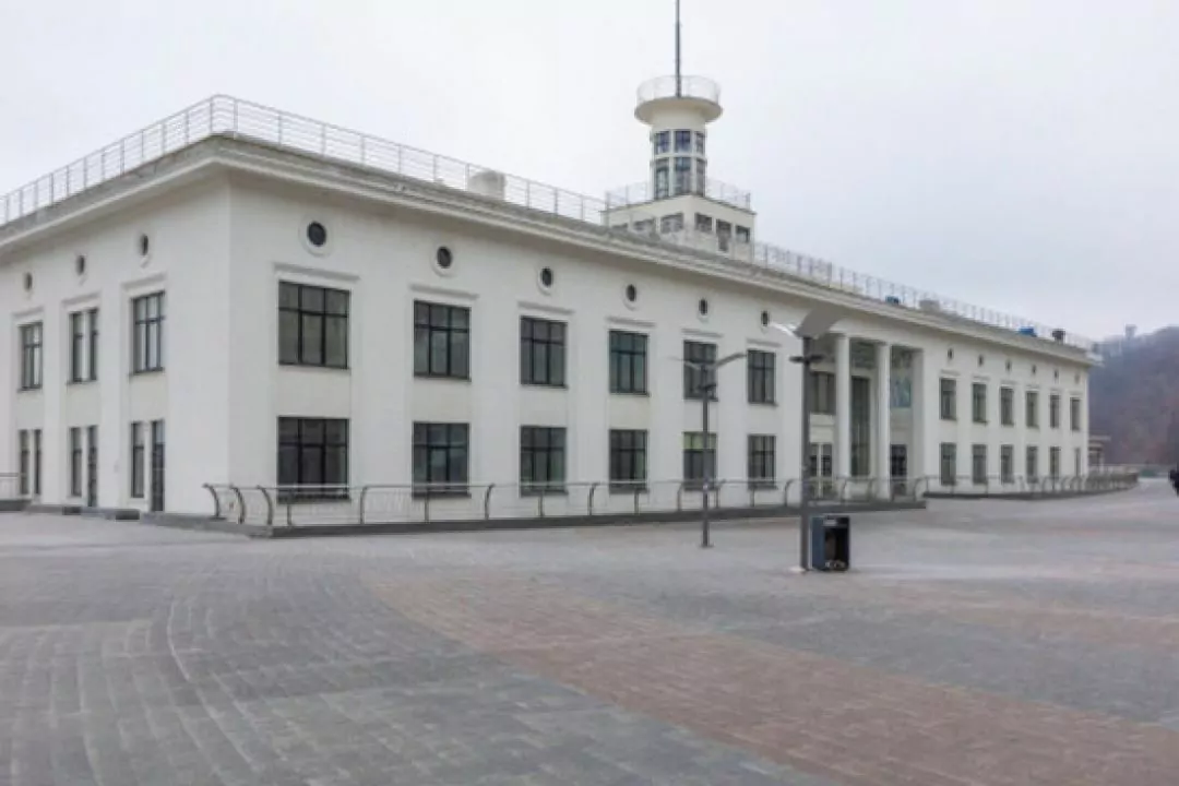 У Києві ввели в експлуатацію відреставровану будівлю Річкового вокзалу
