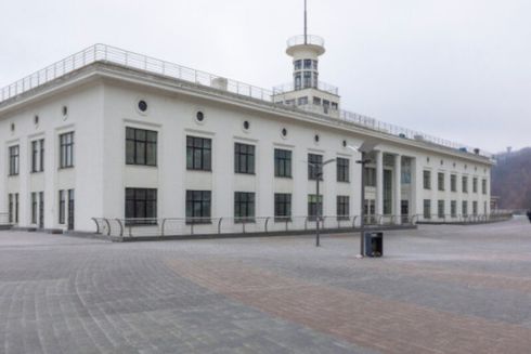 В Киеве ввели в эксплуатацию отреставрированное здание Речного вокзала