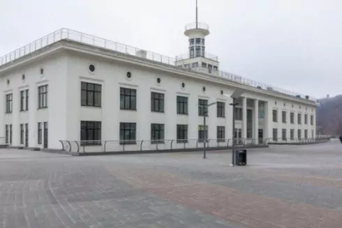 В Киеве ввели в эксплуатацию отреставрированное здание Речного вокзала