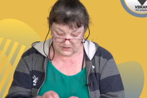 В Украине запустили социальный YouTube-проект с бабушками, которые учат вязанию