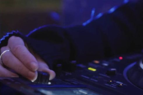 Смотрите фильм об украинской электронной сцене во время войны от Resident Advisor