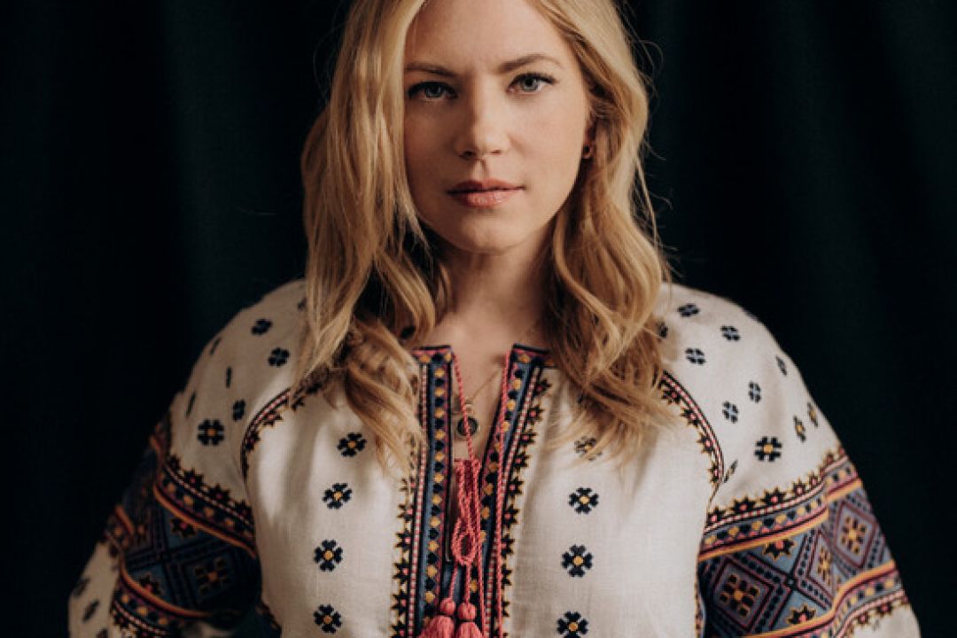 Etnodim вместе с Музеем Гончара создали вышиванки, которые можно выиграть за донат.