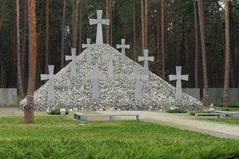 Когда в Киеве появится военное мемориальное кладбище и каким оно будет