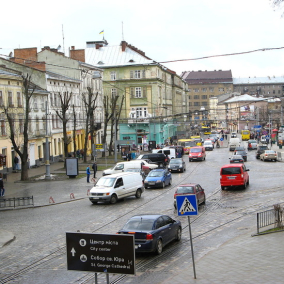У Львові для площі біля Оперного театру пропонують розробити концепцію із паркінгом та зупинками для трамваїв