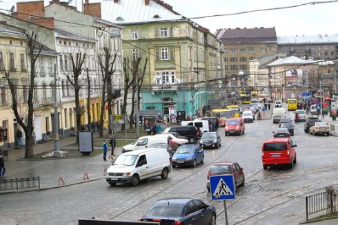 У Львові для площі біля Оперного театру пропонують розробити концепцію із паркінгом та зупинками для трамваїв