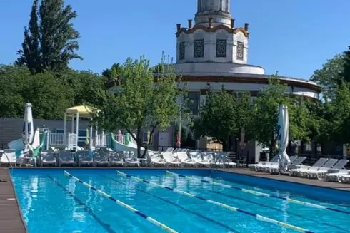 На ВДНГ открывается бассейн под открытым небом "Пирс 39"