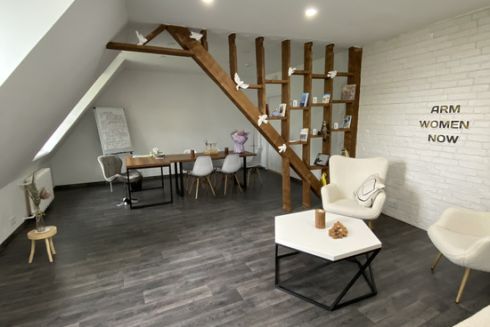 В Киеве открыли мультифункциональное пространство ArmWomenHub для поддержки женщин-военных