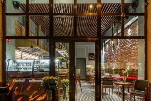 На Бессарабке открылся гастробар "Пахне Смаженим": что в меню