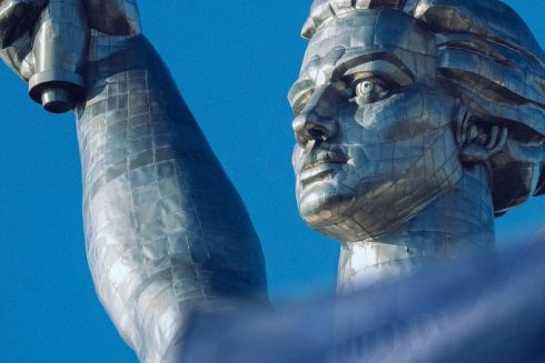 Тризуб на щиті Батьківщини-Матері коштуватиме 28 мільйонів. Хто профінансує роботи