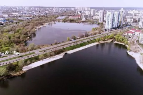 Який вигляд може мати парк біля Йорданського озера на Оболоні: візуалізація