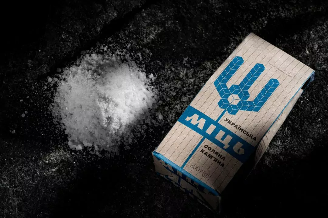 United24 і &laquo;Артемсіль&raquo; випустили благодійну партію вцілілої солі з Соледару: де купити
