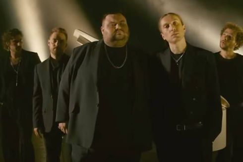 Стендап-коміки і Віктор Ющенко зняли кліп на підтримку збору на дрони для ЗСУ: відео