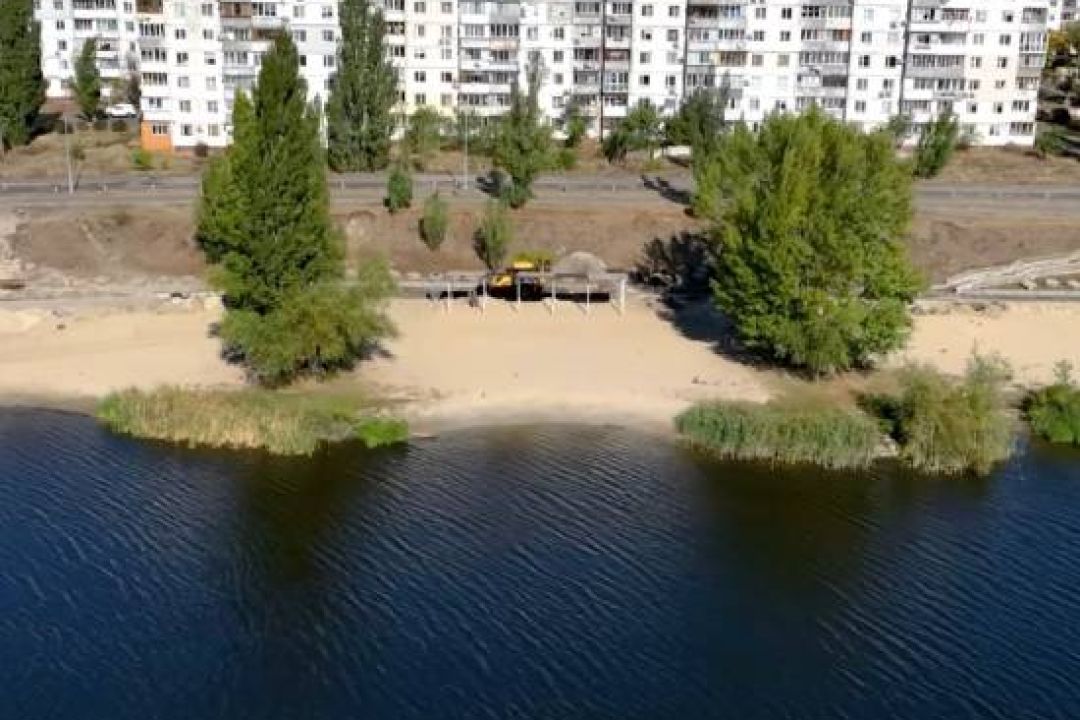 Біля озера Вербне в Оболонському районі триває капітальний ремонт зони відпочинку: що мають зробити