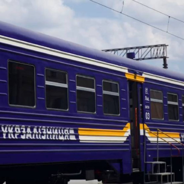 “Укрзалізниця” запустила модернізований поїзд Львів – Ужгород: він ще комфортніший