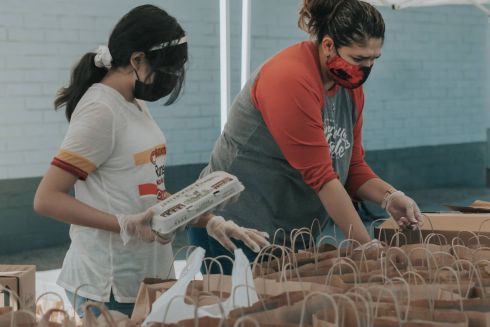 В 6 городах Украины запускают офлайн-школу волонтеров