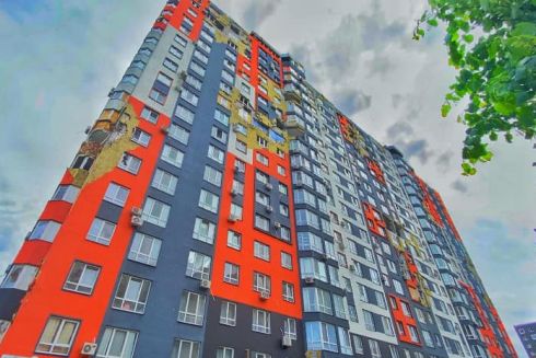 «Мы с соседями самостоятельно восстанавливаем свое жилье»: истории жителей поврежденных многоэтажек в Ирпене и Буче