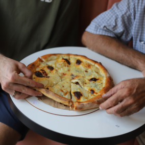 В Ирпене открылся пицца-бар "Без дверей"